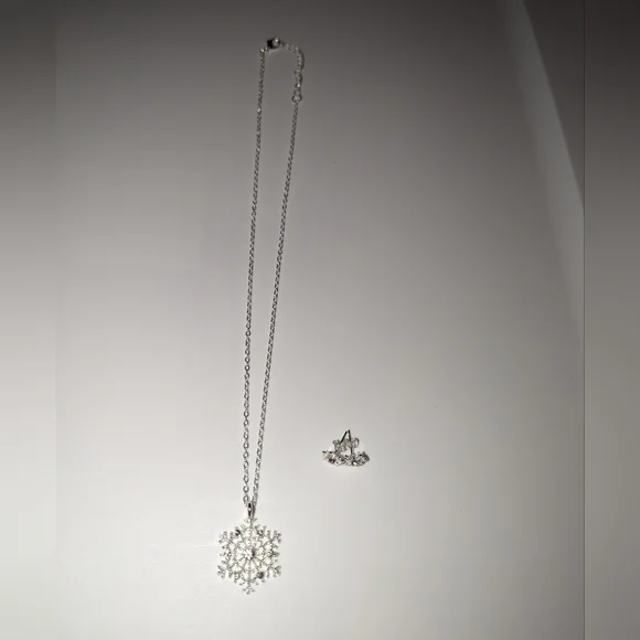 3pcs/set Fashion Christmas Silver Snowflake Necklace Stud Earrings - Picture 3 of 15